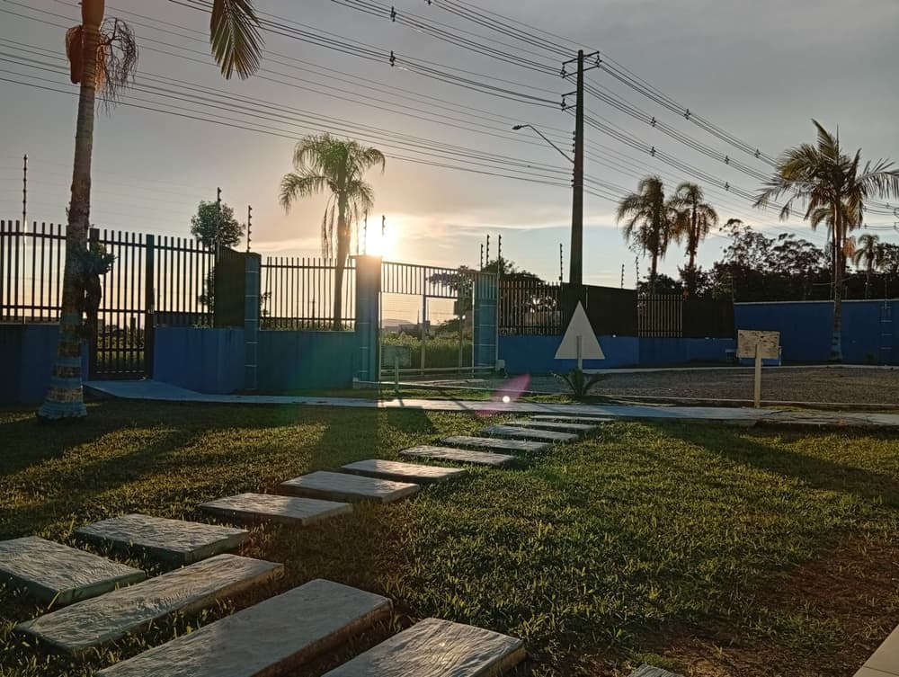 Entrada estruturada de uma das unidades da ELOS.
